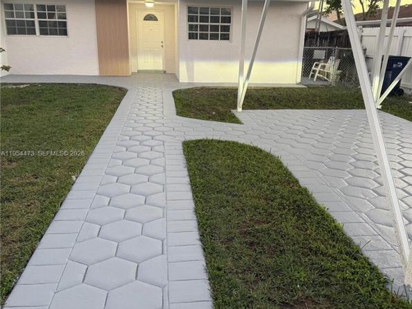 9608 SW 2nd Ln 1, Miami FL 33174