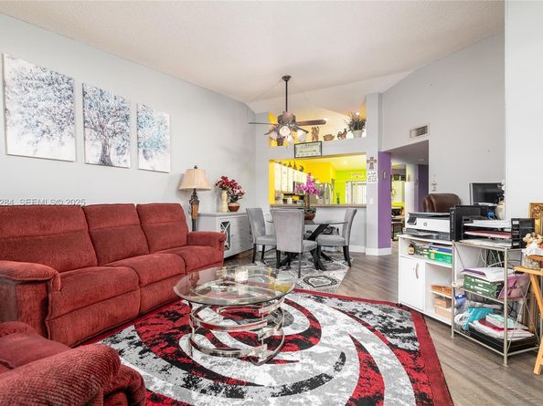 7535 Trent Dr 202, Tamarac FL 33321