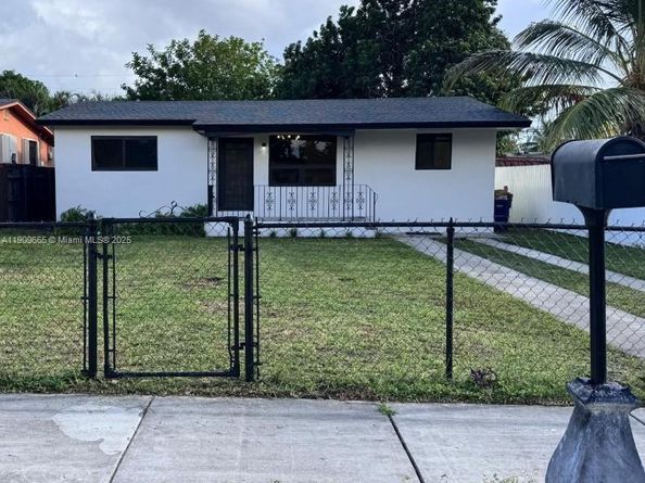 3040 NW 96th St, Miami FL 33147