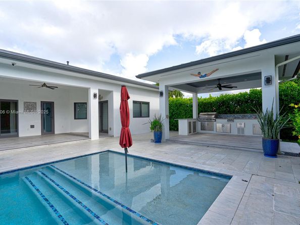 2521 SW 105th Ave, Miami FL 33165