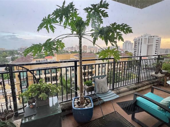 888 Douglas 806, Coral Gables FL 33134