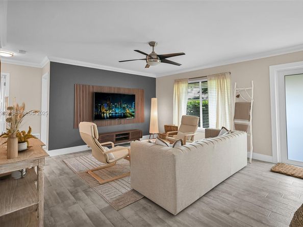 4851 NE 13th Ave, Oakland Park FL 33334