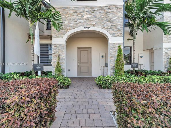 12976 SW 233rd Ter, Homestead FL 33032
