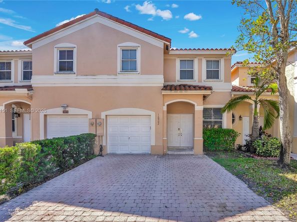 16922 SW 35th St, Miramar FL 33027