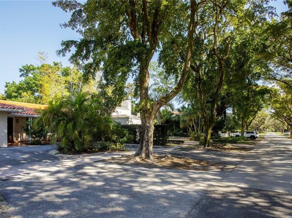 927 Catalonia Ave, Coral Gables FL 33134