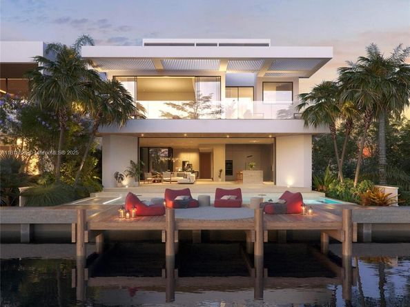 7725 NE 8th Ave, Miami FL 33138