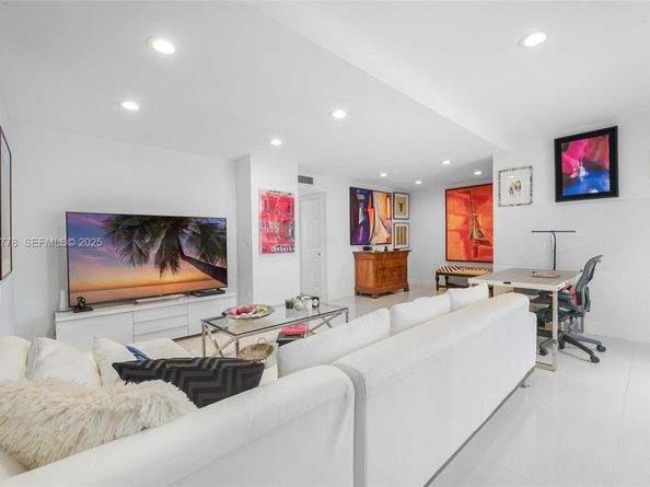 7075 SW 67th Ave 14, South Miami FL 33143