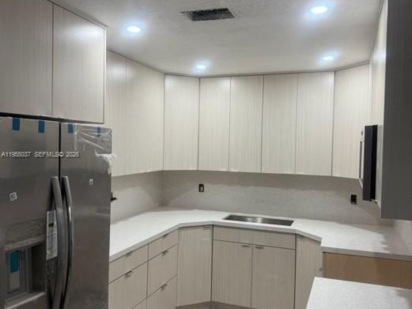 3021 W 76th St C201, Hialeah FL 33018