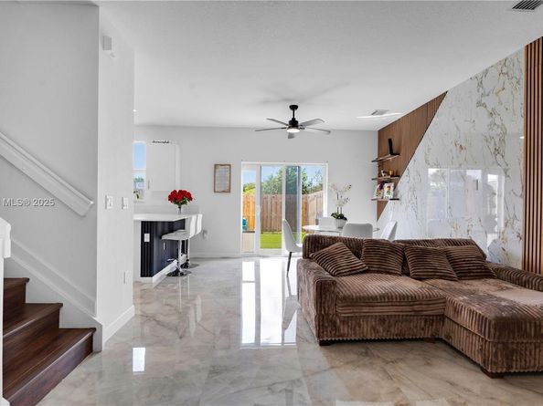 11968 NW 46th St, Coral Springs FL 33076