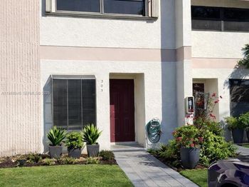 2700 S Oakland Forest Dr