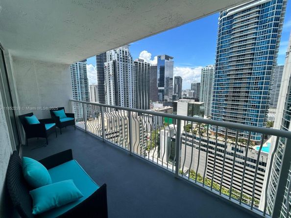 1200 Brickell Bay Dr 3520, Miami FL 33131