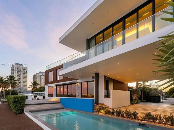 1270 NE 82nd St, Miami FL 33138