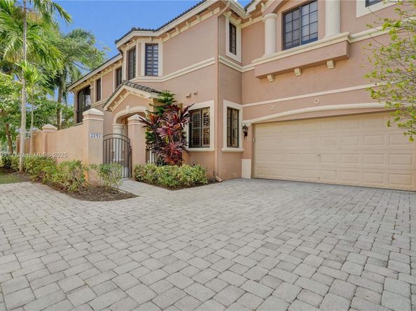 2757 Center Court Drive 120, Weston FL 33332