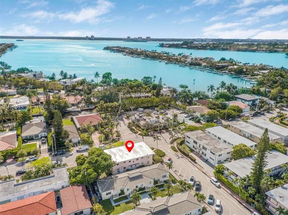 8031 Hawthorne Ave, Miami Beach FL 33141