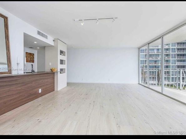 7601 E Treasure Dr 707, North Bay Village FL 33141