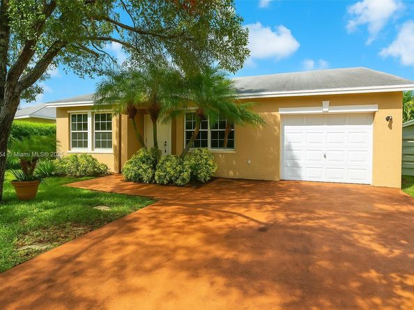 14478 SW 139th Ave Cir W, Miami FL 33186