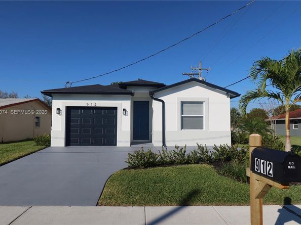 912 W 10th St, Riviera Beach FL 33404