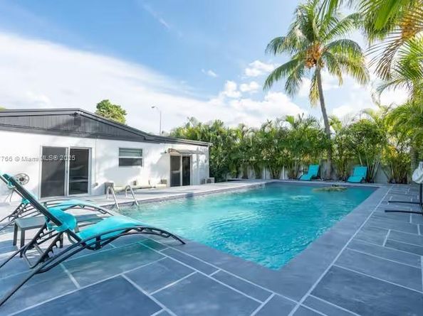 17650 NE 19th Ave, North Miami Beach FL 33162