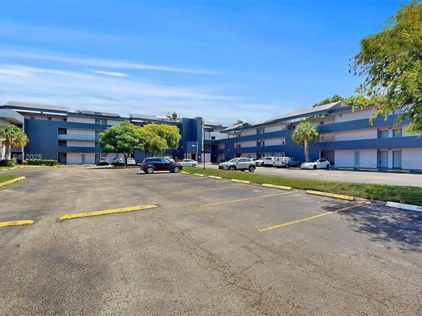 8841 W Flagler St 103, Miami FL 33174