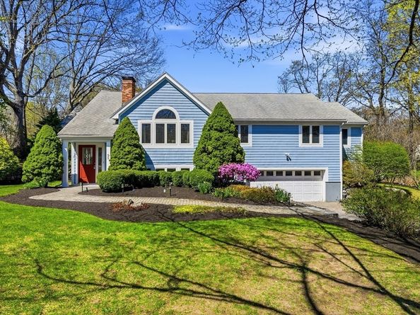 98 Blossomcrest Rd, Lexington MA 02421