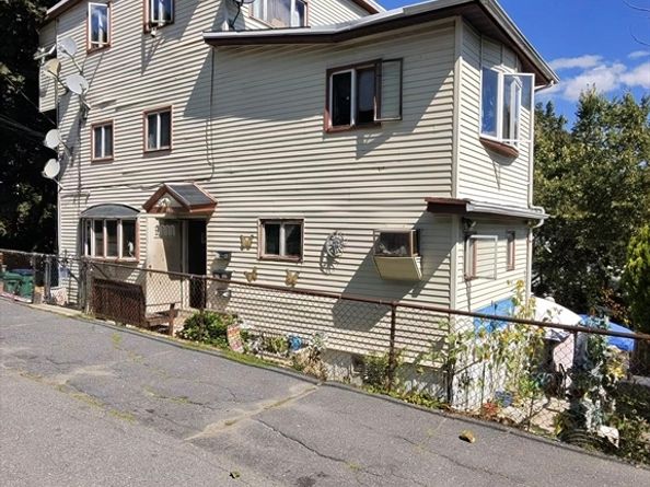 55 Canton, Fitchburg MA 01420