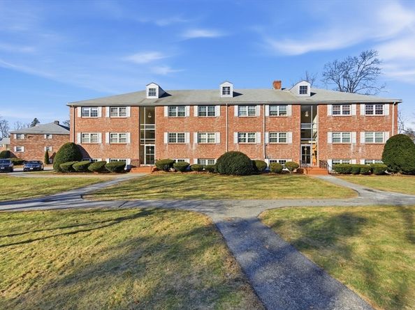 78 Edgelawn Avenue 8, North Andover MA 01845