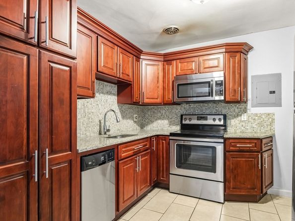 133 Warren St 3, Watertown MA 02472