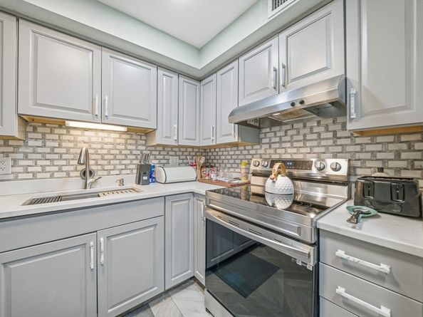 502 Oak 9, Brockton MA 02301