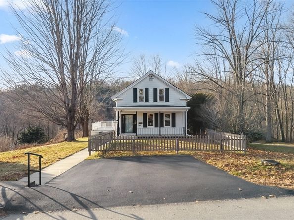 249 Pleasant St, Southbridge MA 01550