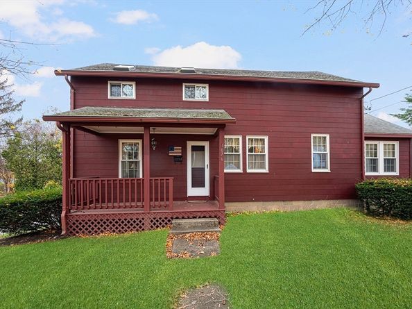 1076 Hill Street, Northbridge MA 01534