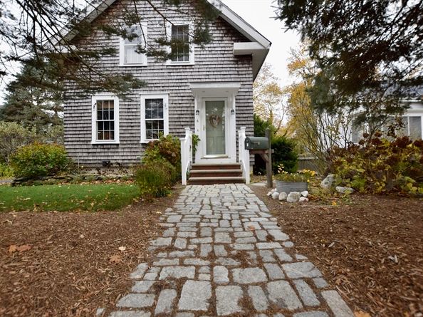 6 Barrows St, Middleboro MA 02346