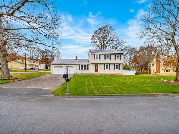 32 Nancy Rd, Milford MA 01757