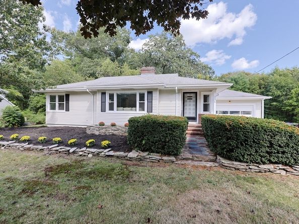 256 S Main St, Hopedale MA 01747