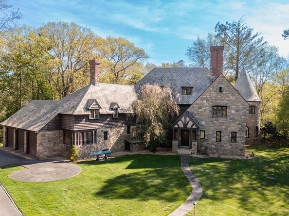 3 Evergreen Ln, Hingham MA 02043