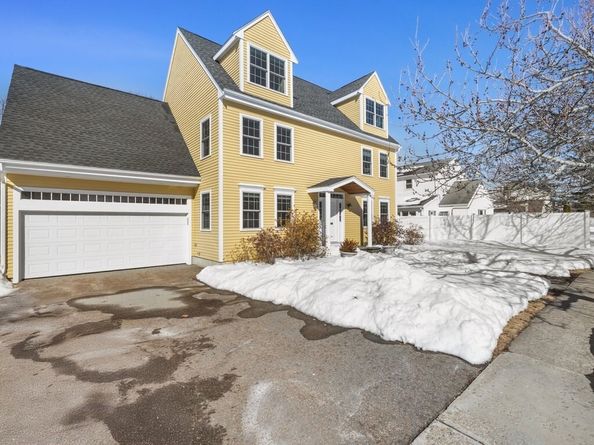 615 Saw Mill Brook Pkway, Newton MA 02459