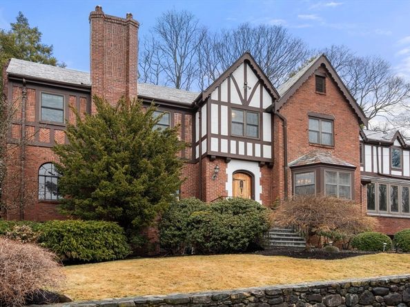 17 Lancaster Rd, Newton MA 02458