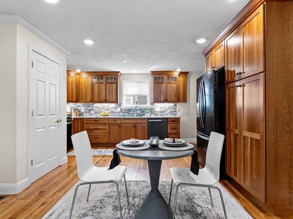24 Glen St 1, Somerville MA 02145