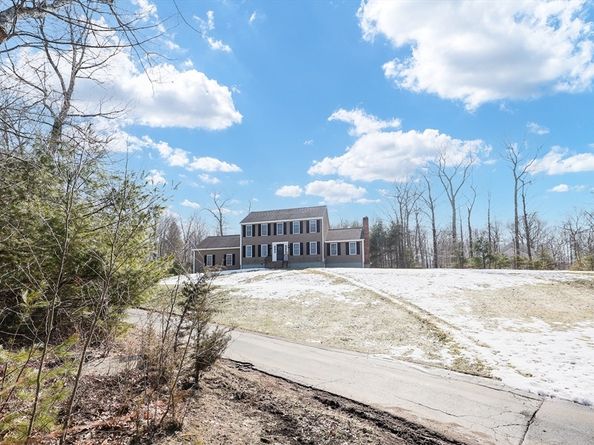 30 Chocolog Rd, Uxbridge MA 01569
