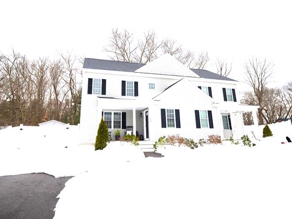 30 Oak Meadow Pl 30, Bridgewater MA 02324