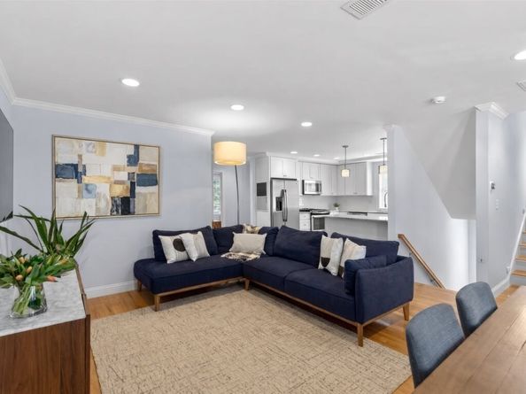 40 Catherine B, Boston MA 02131