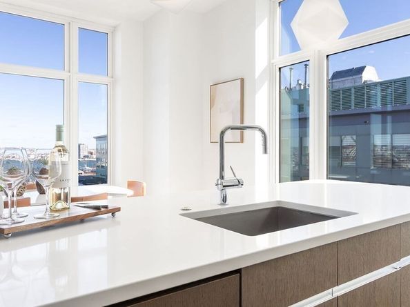 100 Lovejoy Wharf 12A, Boston MA 02114