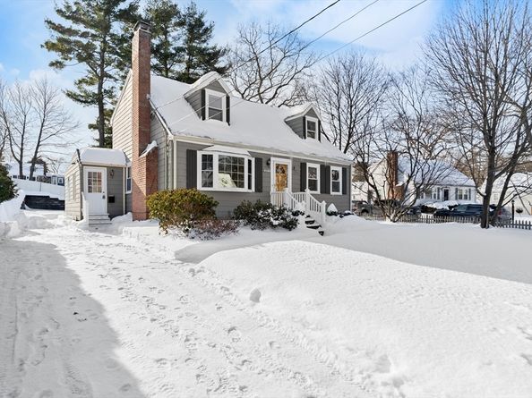 9 Pearl St, Walpole MA 02081