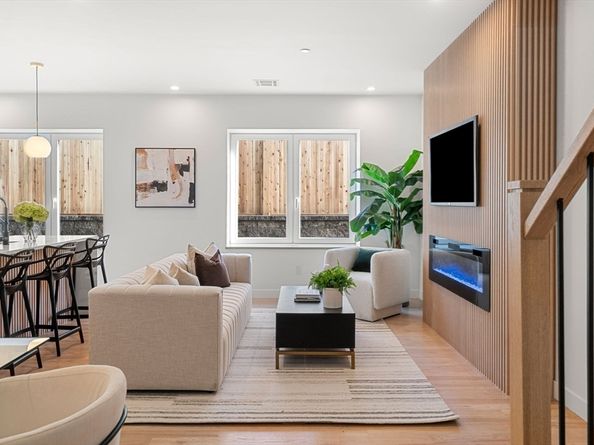 122 Washington St Twentytwo, Weymouth MA 02188