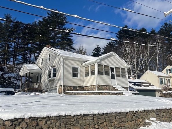 19 Arnold Rd, Sturbridge MA 01518