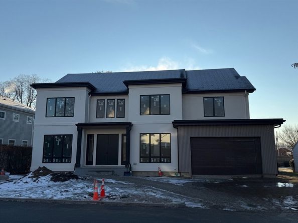 17 Caldon Path, Newton MA 02459