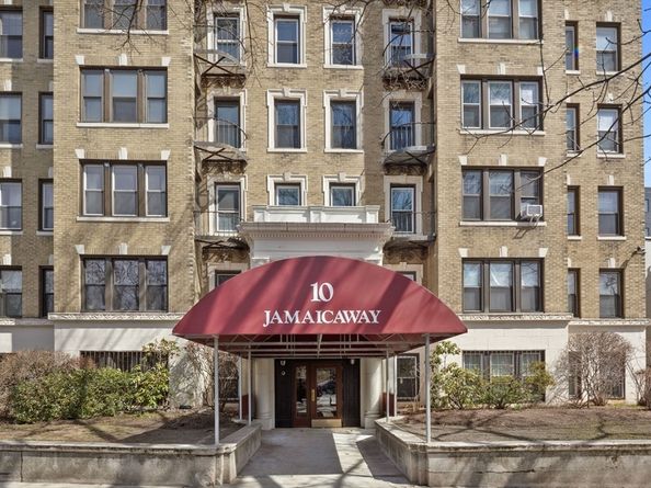 10 Jamaicaway 28, Boston MA 02130
