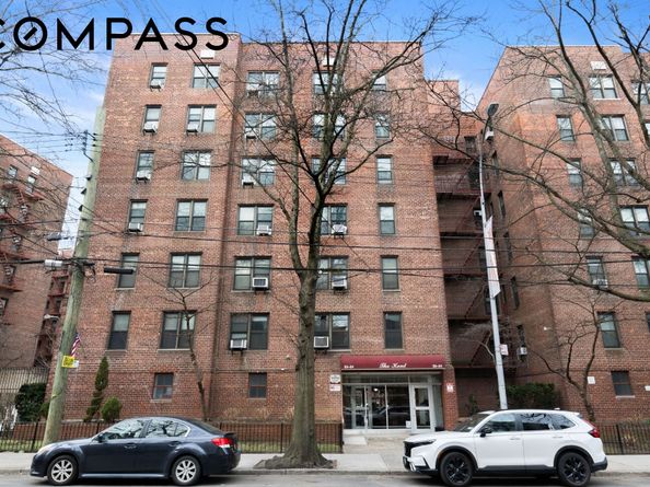 33-24 Junction Boulevard 1R, Queens NY 11372