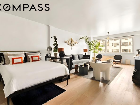 101 West 12th Street 15P, New York NY 10011
