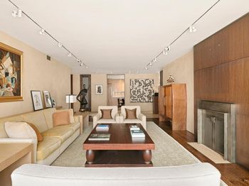 700 Park Avenue