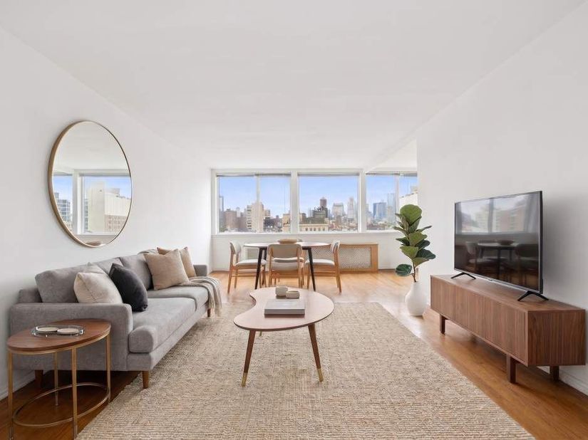 333 East 14th Street 11H, New York NY 10003